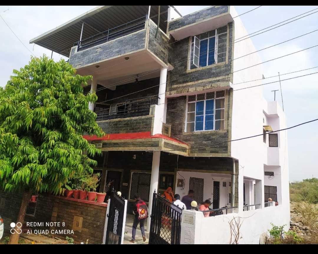 Hotel O Matra Chaya Udaipur Kültér fotó